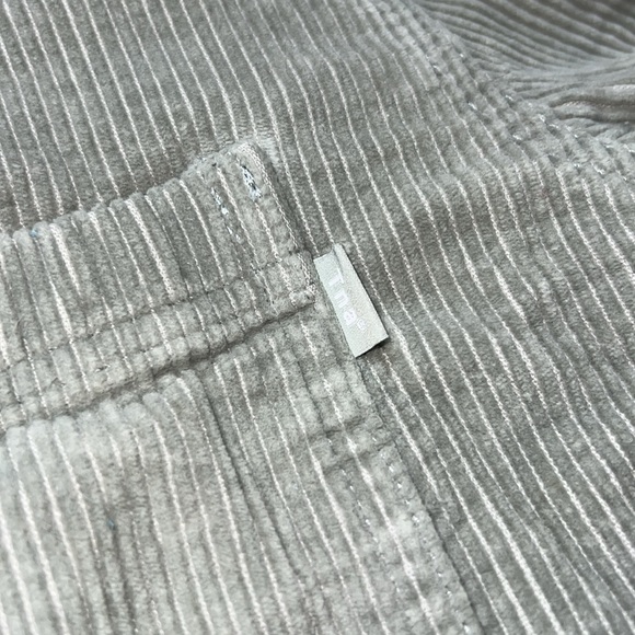 TNA Aritzia Corduroy Union Cropped Button Up Long Sleeve Blouse Dusky Green - Picture 13 of 15